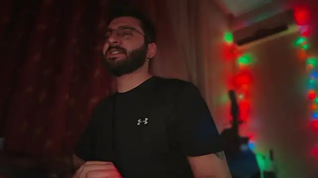 Snapshot of The_Oggy chatting on March 12, 2026, 11:09 pm The Oggy online show from March 12, 2026, 11:09 pm