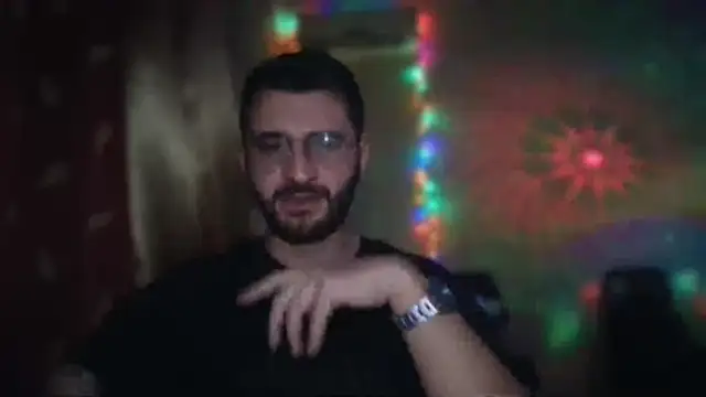 Snapshot of The_Oggy chatting on January 14, 2026, 2:31 pm The Oggy online show from January 14, 2026, 2:31 pm