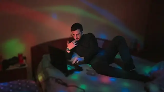 Snapshot of The_Oggy chatting on March 20, 2026, 11:17 pm The Oggy online show from March 20, 2026, 11:17 pm