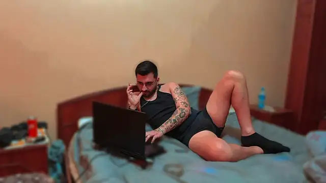 Snapshot of The_Oggy chatting on March 19, 2026, 12:27 pm The Oggy online show from March 19, 2026, 12:27 pm