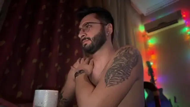 Snapshot of The_Oggy chatting on January 18, 2026, 9:18 pm The Oggy online show from January 18, 2026, 9:18 pm