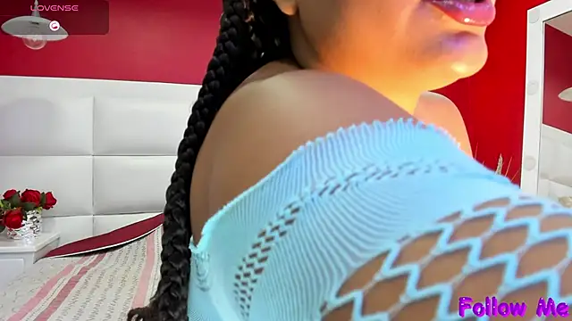 Michelle Lewis  online show from September 29, 2025, 1:06 pm