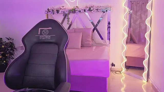 ZURY TAY online show from March 30, 2026, 11:55 am