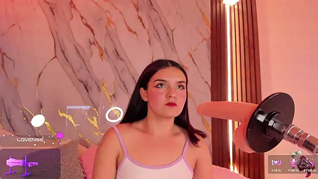 alicecute77 online show from September 13, 2025, 2:22 am