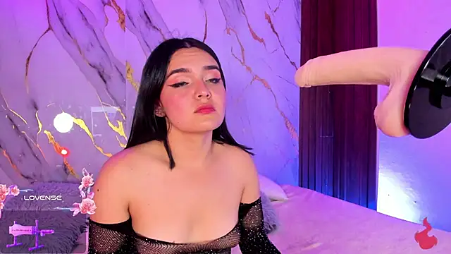 alicecute77 online show from February 6, 2026, 2:29 am