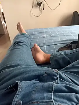 comobucetinhas online show from September 8, 2025, 6:40 pm