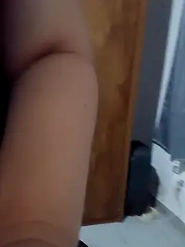 Snapshot of Silkenfeet21 chatting on February 15, 2026, 11:14 pm Silkenfeet21 online show from February 15, 2026, 11:14 pm