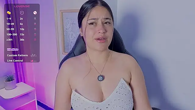 gabyjoness  online show from July 24, 2026, 5:14 am