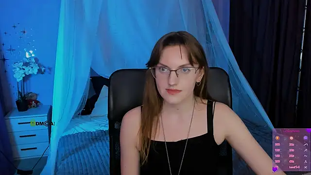 ava mystic  online show from April 10, 2026, 7:32 pm