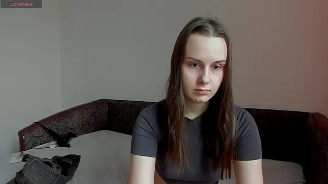 Kelly Cartier online show from April 4, 2026, 12:01 pm