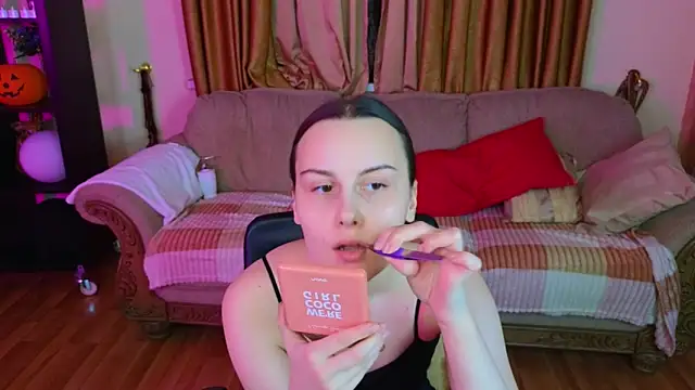 Kelly Cartier online show from November 9, 2025, 12:09 pm