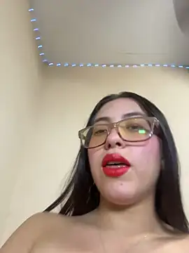 ZeziGamingg online show from November 2, 2025, 9:31 pm