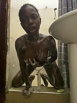 Snapshot of succy33 chatting on October 29, 2025, 11:09 am succy33 online show from October 29, 2025, 11:09 am