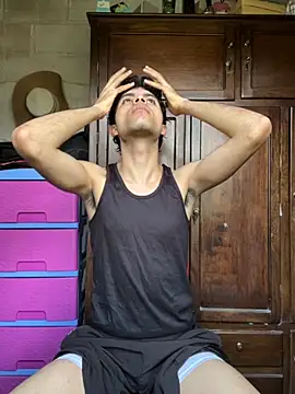 Snapshot of Axel-Mejia chatting on October 19, 2025, 5:48 pm Axel-Mejia online show from October 19, 2025, 5:48 pm