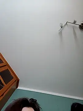 Teufel-in-weiss online show from March 4, 2026, 7:27 am