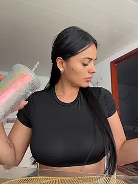 Snapshot of AnaaFaith_ chatting on December 15, 2025, 7:52 pm AnaaFaith online show from December 15, 2025, 7:52 pm