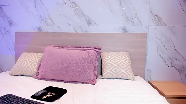 sofiagomez   online show from November 23, 2025, 7:13 pm