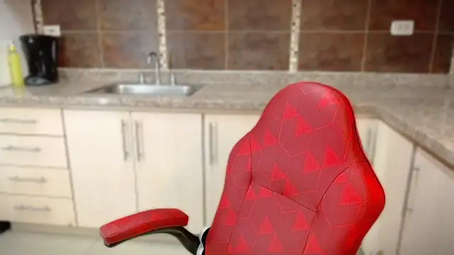 Snapshot of ValentinaMillers_ chatting on September 30, 2025, 3:29 pm ValentinaMillers online show from September 30, 2025, 3:29 pm