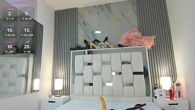 VanessaHard as online show from November 9, 2025, 7:51 pm