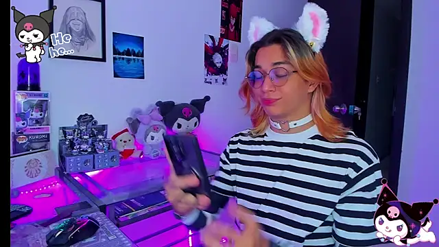 KeitaMoon online show from December 3, 2025, 1:54 pm