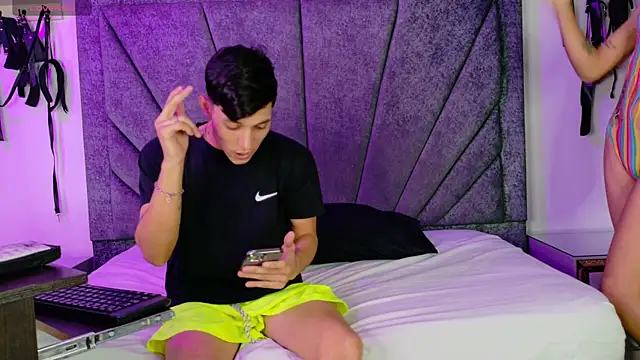 ZafiroAndFlynn online show from April 19, 2026, 2:56 am