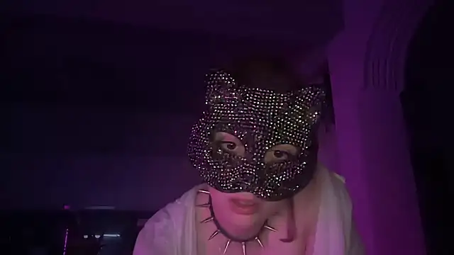 Lunahadidd online show from March 5, 2026, 12:51 am