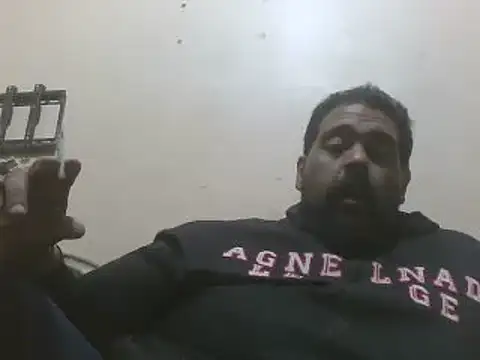 elpoop7305 online show from February 4, 2026, 10:05 pm