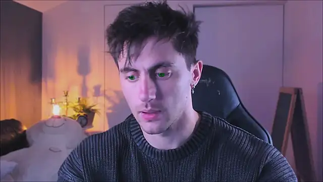 Oscar Miller  online show from November 8, 2025, 8:45 pm