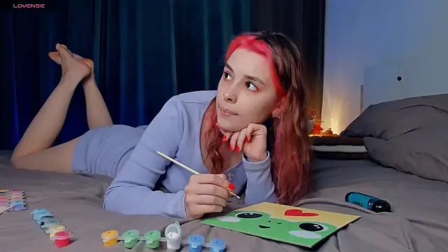 Snapshot of VedaSchulz chatting on December 4, 2025, 7:35 pm VedaSchulz online show from December 4, 2025, 7:35 pm