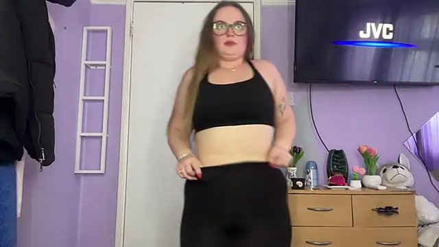 SexySashaxox online show from April 5, 2026, 3:40 pm