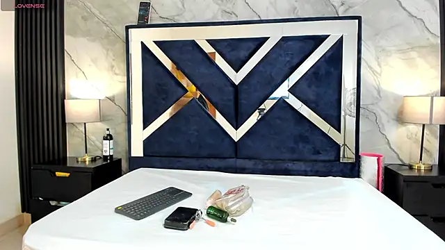 VioletRose as online show from October 23, 2025, 7:34 pm