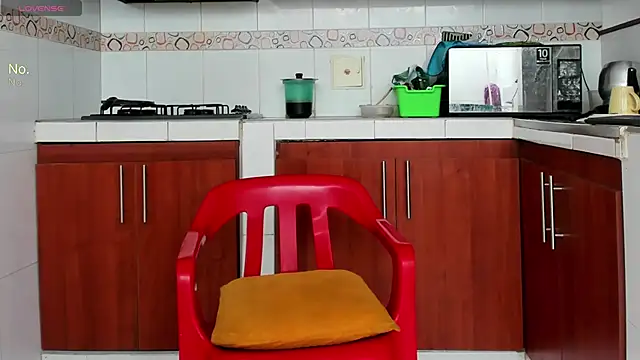 Snapshot of MiaBlaze_ chatting on February 19, 2026, 3:09 pm MiaBlaze online show from February 19, 2026, 3:09 pm