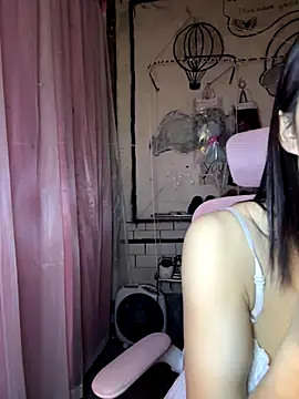 TiNa 04 online show from December 14, 2025, 11:43 pm