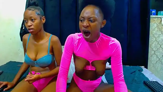 LonelyQueenxx25 online show from March 6, 2026, 8:04 pm