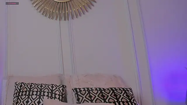 CharlotteBrownn  online show from June 29, 2026, 11:15 pm
