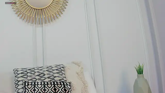CharlotteBrownn  online show from June 14, 2026, 2:19 am