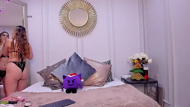 CharlotteBrownn  online show from December 17, 2025, 5:01 am