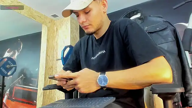 Snapshot of AlessandroKiing chatting on September 16, 2025, 4:19 pm AlessandroKiing online show from September 16, 2025, 4:19 pm