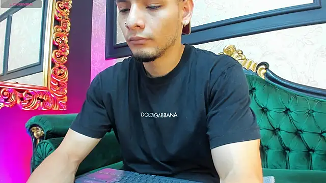 Snapshot of AlessandroKiing chatting on September 18, 2025, 1:47 pm AlessandroKiing online show from September 18, 2025, 1:47 pm