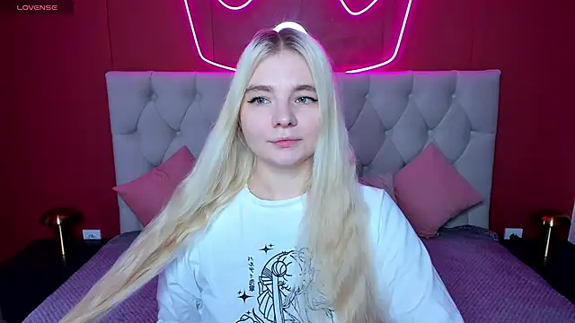 RuthBryant online show from November 8, 2025, 1:09 am