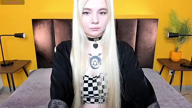 RuthBryant online show from November 11, 2025, 1:00 am