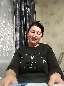 Funny Karina online show from November 28, 2025, 5:02 pm