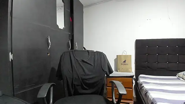 Snapshot of Ryan_xc1 chatting on April 9, 2026, 3:08 am Ryan xc1 online show from April 9, 2026, 3:08 am