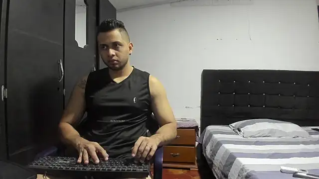 Snapshot of Ryan_xc1 chatting on March 23, 2026, 1:17 am Ryan xc1 online show from March 23, 2026, 1:17 am