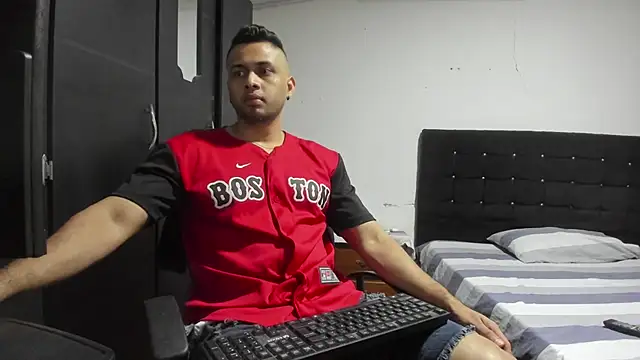 Snapshot of Ryan_xc1 chatting on March 31, 2026, 1:40 am Ryan xc1 online show from March 31, 2026, 1:40 am