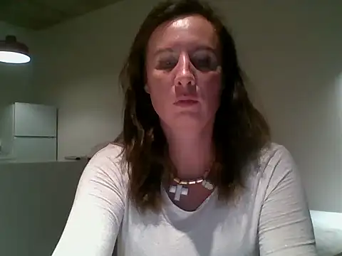 Snapshot of ALICAINWONDERLAND chatting on October 5, 2025, 3:58 pm ALICAINWONDERLAND online show from October 5, 2025, 3:58 pm