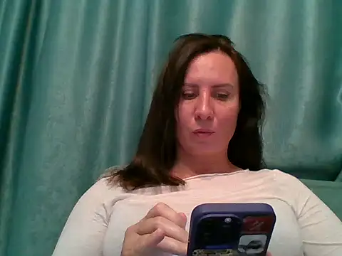 Snapshot of ALICAINWONDERLAND chatting on October 27, 2025, 5:47 pm ALICAINWONDERLAND online show from October 27, 2025, 5:47 pm