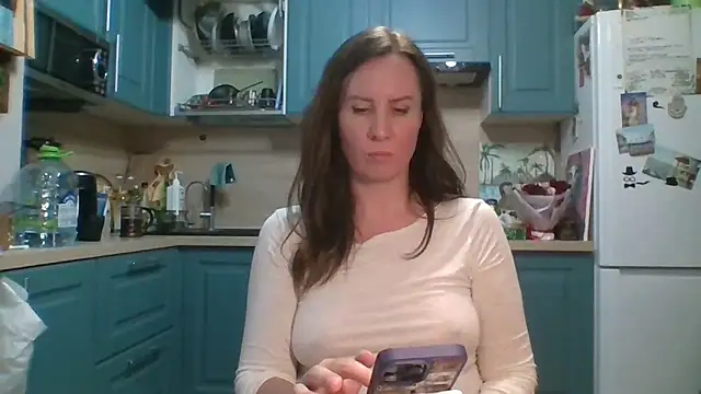 ALICAINWONDERLAND online show from April 11, 2026, 6:11 pm