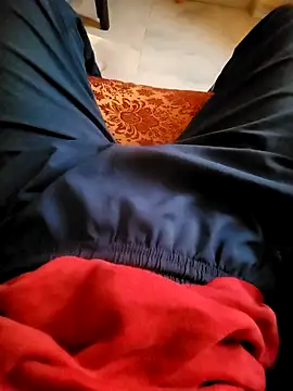 coupleyug online show from September 9, 2025, 10:03 am