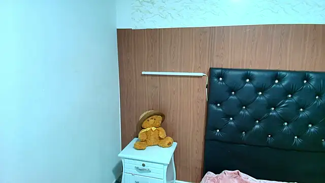 Snapshot of niiky_68 chatting on March 3, 2026, 6:20 am niiky 68 online show from March 3, 2026, 6:20 am